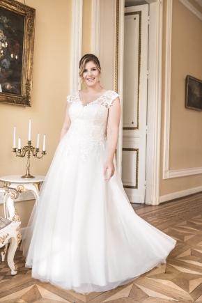 Mode De Pol Lovely 2019 Brautkleid LO 82T 01 Sissi Brautmoden Magdeburg