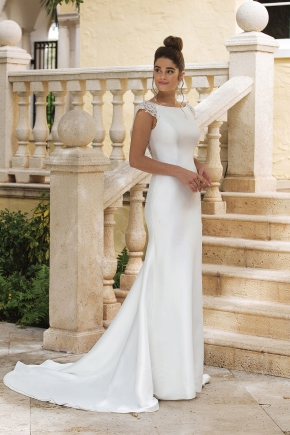 Sincerity Bridal 2019 Brautkleid 44081 FF Sissi Brautmoden Magdeburg