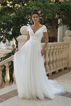 Sincerity Bridal 2019 Brautkleid 44089 FF Sissi Brautmoden Magdeburg