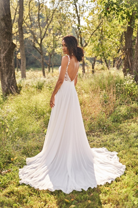 Lillian West 2023 Brautkleid 66231 LW FW22 FB 008 Sissi Brautmoden Magdeburg