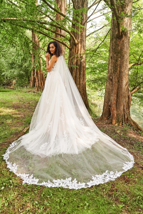 Lillian West 2023 Brautkleid 66235V LW FW22 FB 025 Sissi Brautmoden Magdeburg