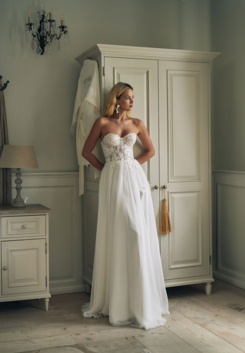 Annais Ola La 2024 Brautkleid Blanca front Sissi Brautmoden Magdeburg