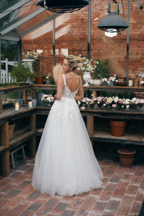 Annais Ola La 2024 Brautkleid Laura back Sissi Brautmoden Magdeburg