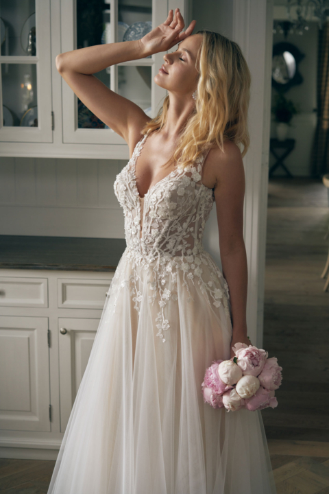 Annais Ola La 2024 Brautkleid Romina front Sissi Brautmoden Magdeburg