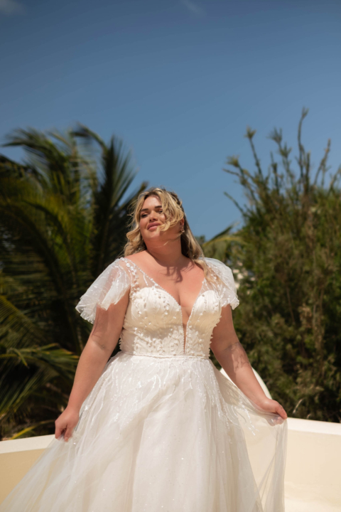 Bridalstar Curvy 2024 großen Größen Brautkleid Inge close up front Sissi Brautmoden Magdeburg