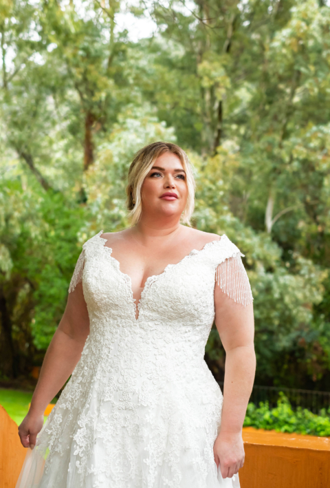 Bridalstar Curvy 2024 großen Größen Brautkleid Jahlayza Front Close Sissi Brautmoden Magdeburg