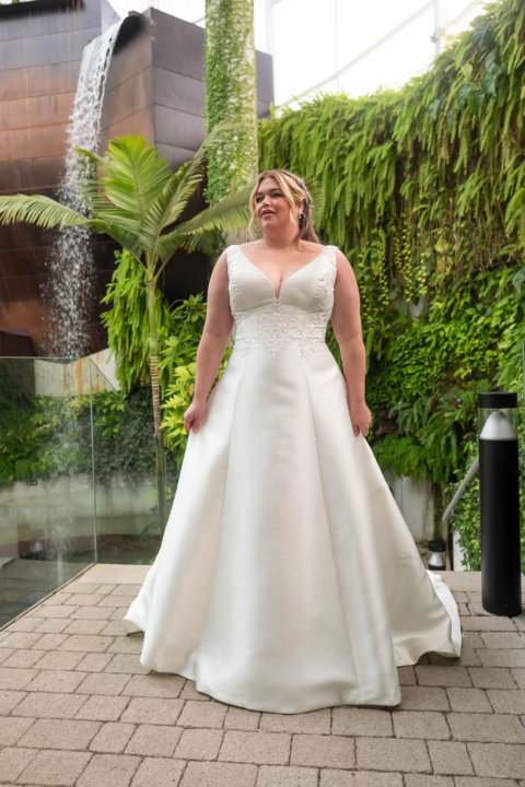 Bridalstar Curvy 2024 großen Größen Brautkleid Jiska Front (2) Sissi Brautmoden Magdeburg