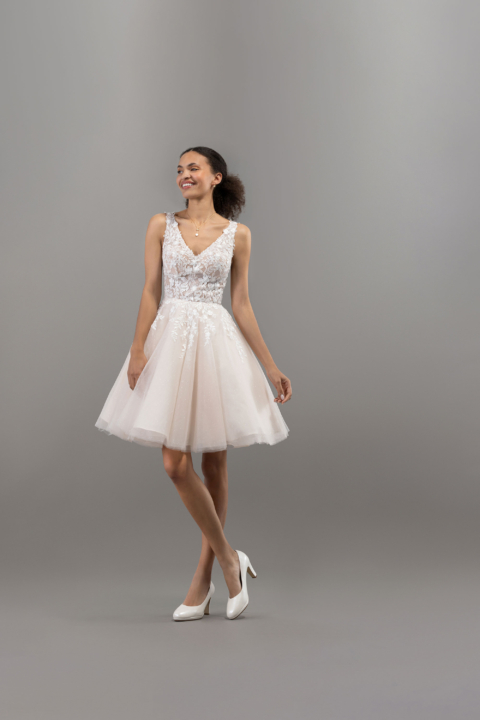 Eglantine 2024 Brautkleid C24 J3 FAMOUS 42203 Sissi Brautmoden Magdeburg