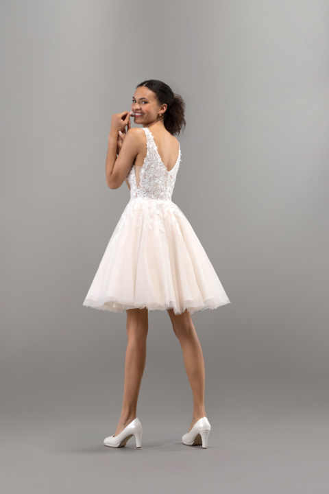 Eglantine 2024 Brautkleid C24 J3 FAMOUS 42266 Sissi Brautmoden Magdeburg