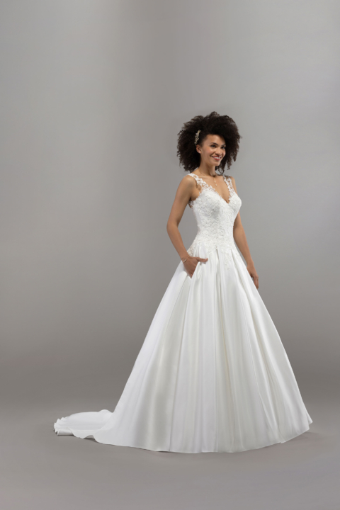 Eglantine 2024 Brautkleid C24 J3 FONDANTE 41400 Sissi Brautmoden Magdeburg