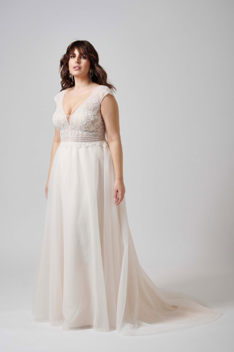 Lovely Plus Size 2024 großen Größen Brautkleid LO 400T 01 Sissi Brautmoden Magdeburg