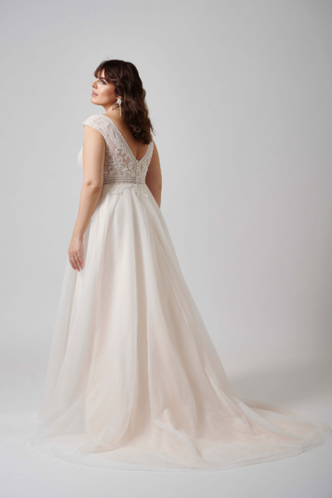 Lovely Plus Size 2024 großen Größen Brautkleid LO 400T 02 Sissi Brautmoden Magdeburg