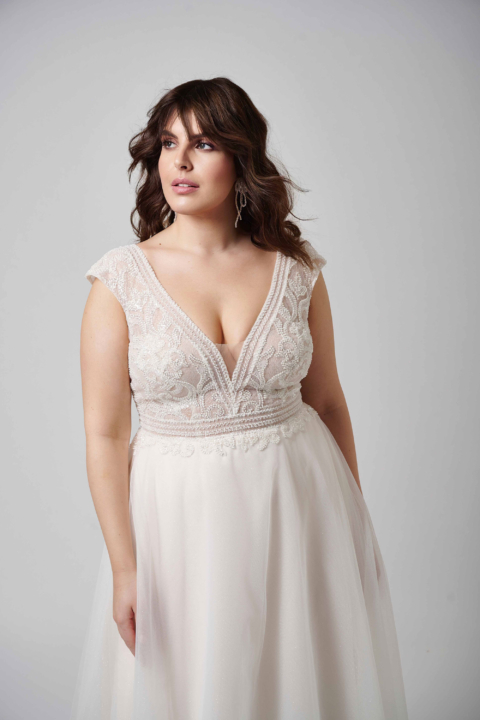 Lovely Plus Size 2024 großen Größen Brautkleid LO 400T 03 Sissi Brautmoden Magdeburg