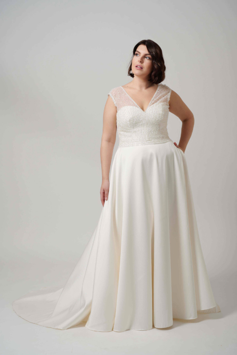 Lovely Plus Size 2024 großen Größen Brautkleid LO 401T 01 Sissi Brautmoden Magdeburg
