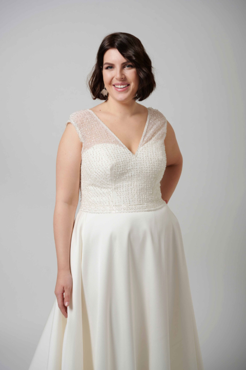 Lovely Plus Size 2024 großen Größen Brautkleid LO 401T 03 Sissi Brautmoden Magdeburg