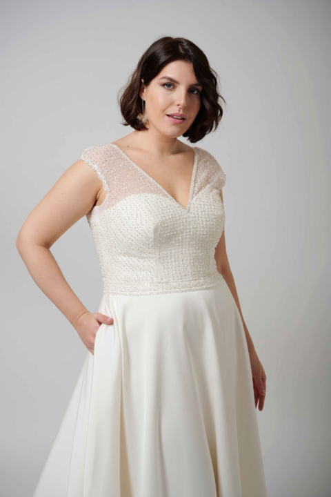 Lovely Plus Size 2024 großen Größen Brautkleid LO 401T 04 Sissi Brautmoden Magdeburg