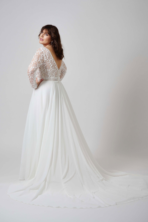 Lovely Plus Size 2024 großen Größen Brautkleid LO 402T 03 Sissi Brautmoden Magdeburg