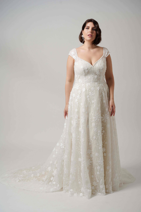 Lovely Plus Size 2024 großen Größen Brautkleid LO 405T 02 Sissi Brautmoden Magdeburg