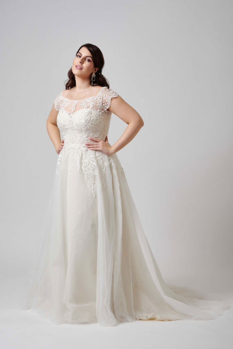 Lovely Plus Size 2024 großen Größen Brautkleid LO 407T 01 Sissi Brautmoden Magdeburg