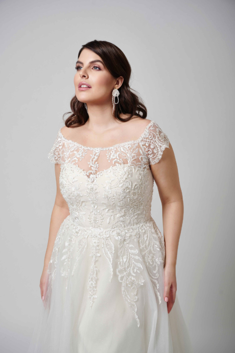 Lovely Plus Size 2024 großen Größen Brautkleid LO 407T 03 Sissi Brautmoden Magdeburg