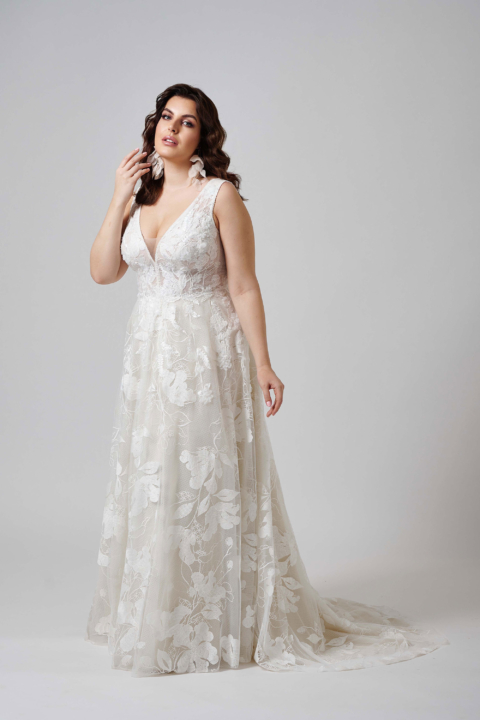 Lovely Plus Size 2024 großen Größen Brautkleid LO 408T 01 Sissi Brautmoden Magdeburg