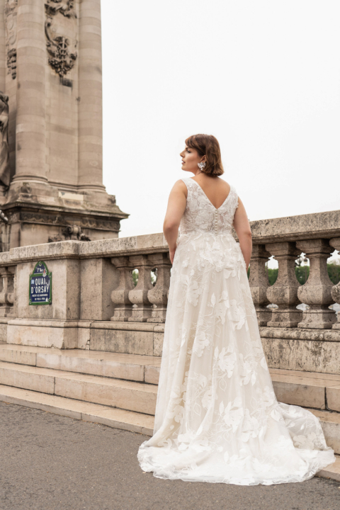 Lovely Plus Size 2024 großen Größen Brautkleid LO 408T 02 Sissi Brautmoden Magdeburg