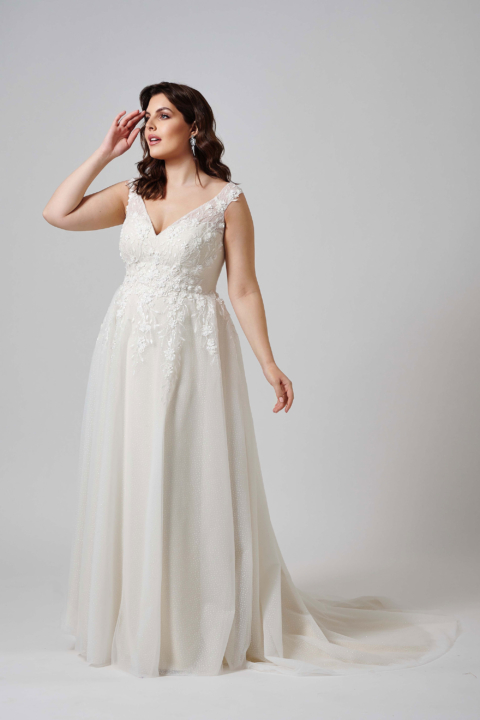 Lovely Plus Size 2024 großen Größen Brautkleid LO 411T 01 Sissi Brautmoden Magdeburg