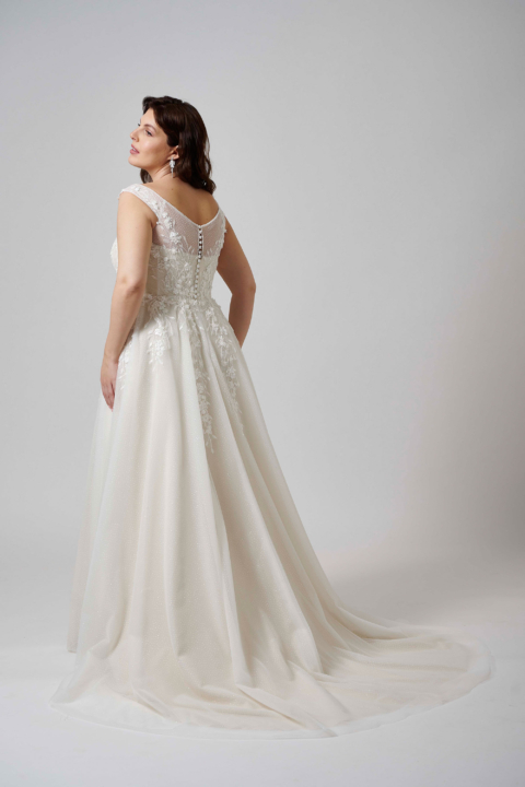 Lovely Plus Size 2024 großen Größen Brautkleid LO 411T 02 Sissi Brautmoden Magdeburg