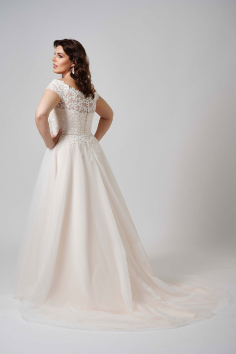 Lovely Plus Size 2024 großen Größen Brautkleid LO 412T 02 Sissi Brautmoden Magdeburg