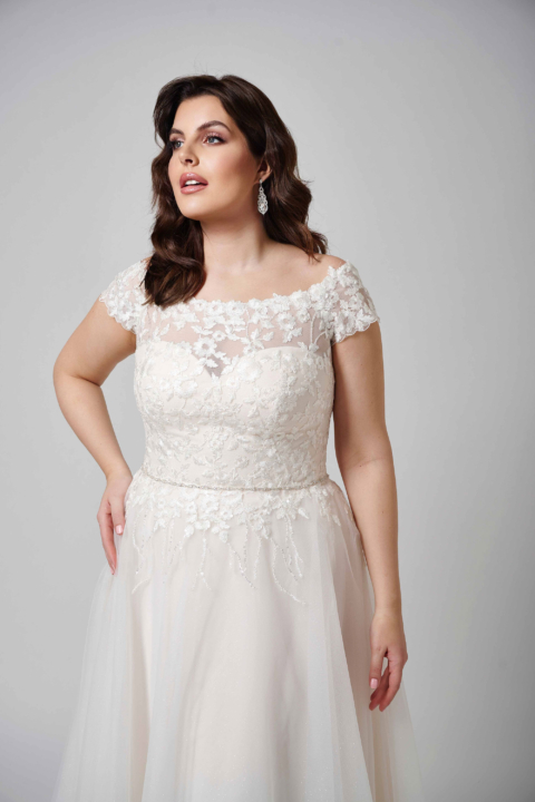 Lovely Plus Size 2024 großen Größen Brautkleid LO 412T 03 Sissi Brautmoden Magdeburg