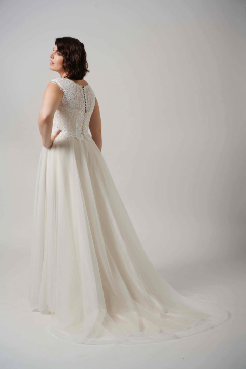 Lovely Plus Size 2024 großen Größen Brautkleid LO 413T 03 Sissi Brautmoden Magdeburg