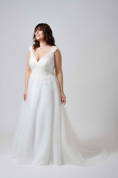 Lovely Plus Size 2024 großen Größen Brautkleid LO 416T 01 Sissi Brautmoden Magdeburg