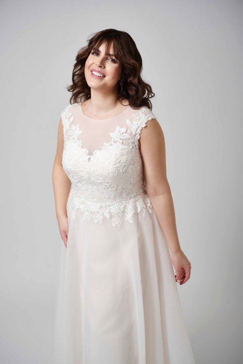 Lovely Plus Size 2024 großen Größen Brautkleid LO 417T 03 Sissi Brautmoden Magdeburg