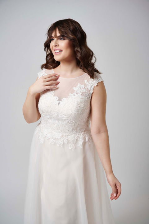 Lovely Plus Size 2024 großen Größen Brautkleid LO 417T 04 Sissi Brautmoden Magdeburg