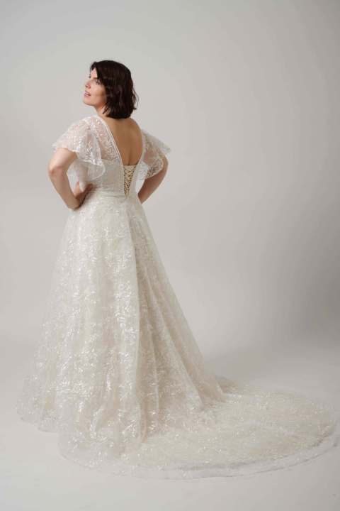 Lovely Plus Size 2024 großen Größen Brautkleid LO 418T 02 Sissi Brautmoden Magdeburg