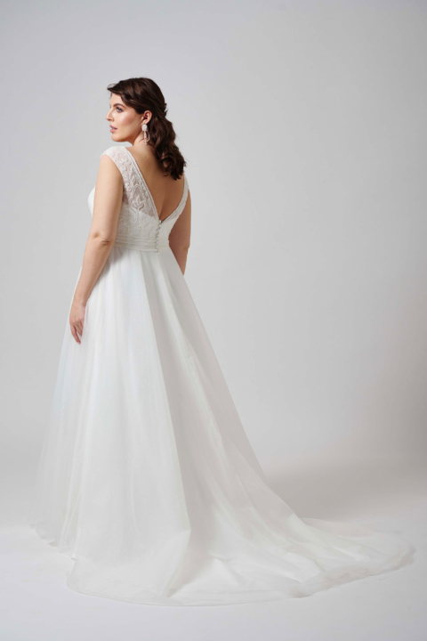 Lovely Plus Size 2024 großen Größen Brautkleid LO 422T 02 Sissi Brautmoden Magdeburg