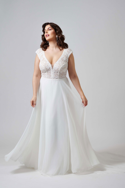 Lovely Plus Size 2024 großen Größen Brautkleid LO 423T 01 Sissi Brautmoden Magdeburg