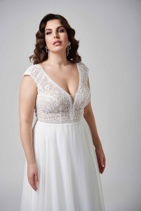 Lovely Plus Size 2024 großen Größen Brautkleid LO 423T 03 Sissi Brautmoden Magdeburg