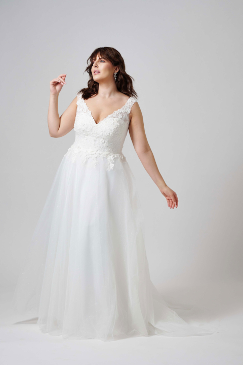 Lovely Plus Size 2024 großen Größen Brautkleid LO 425T 01 Sissi Brautmoden Magdeburg