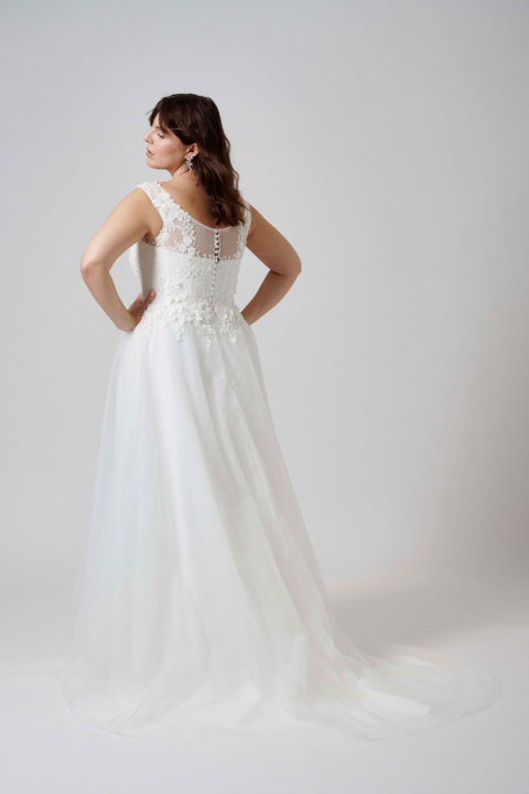 Lovely Plus Size 2024 großen Größen Brautkleid LO 425T 02 Sissi Brautmoden Magdeburg