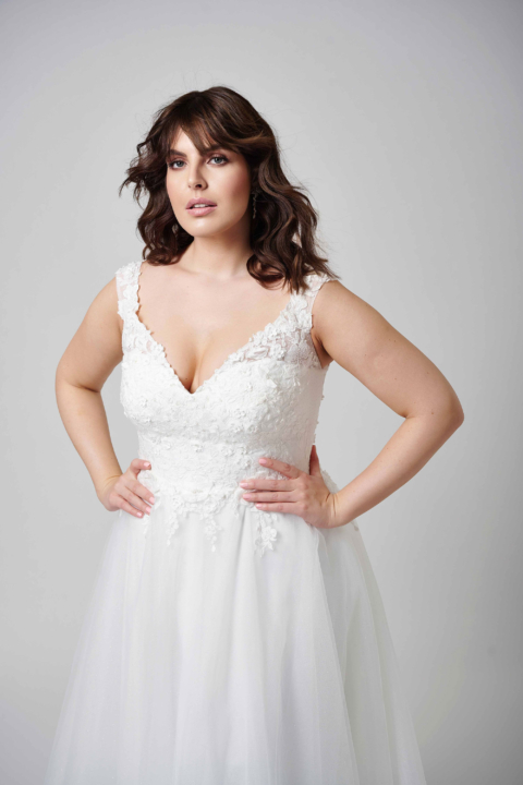 Lovely Plus Size 2024 großen Größen Brautkleid LO 425T 03 Sissi Brautmoden Magdeburg