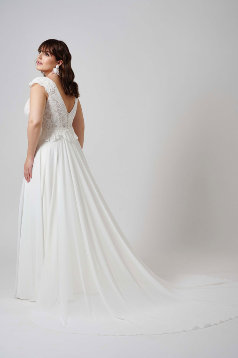 Lovely Plus Size 2024 großen Größen Brautkleid LO 426T 03 Sissi Brautmoden Magdeburg