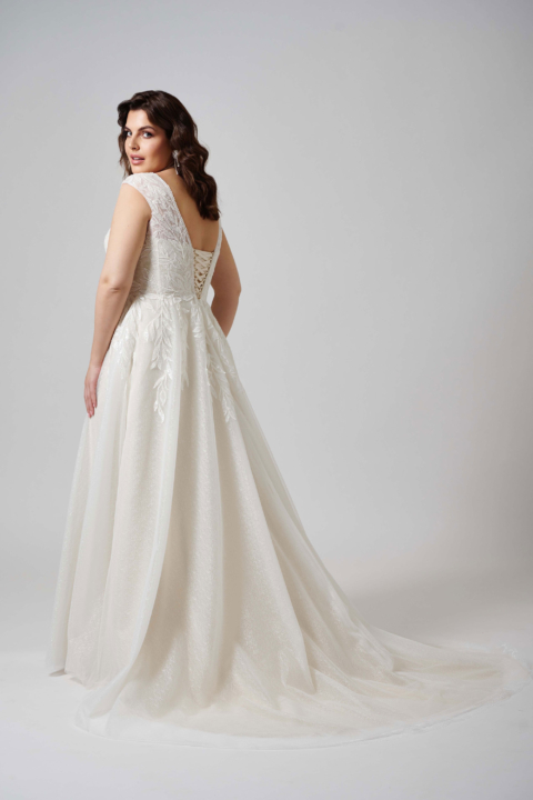 Lovely Plus Size 2024 großen Größen Brautkleid LO 428T 02 Sissi Brautmoden Magdeburg