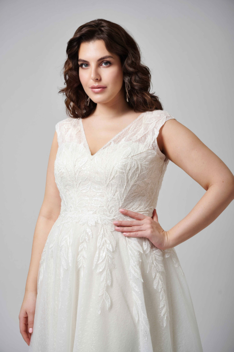 Lovely Plus Size 2024 großen Größen Brautkleid LO 428T 03 Sissi Brautmoden Magdeburg