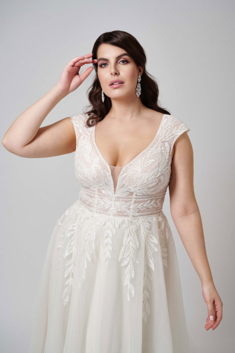 Lovely Plus Size 2024 großen Größen Brautkleid LO 429T 08 Sissi Brautmoden Magdeburg