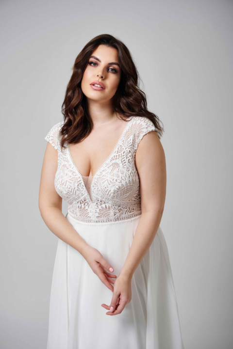 Lovely Plus Size 2024 großen Größen Brautkleid LO 430T 12 Sissi Brautmoden Magdeburg