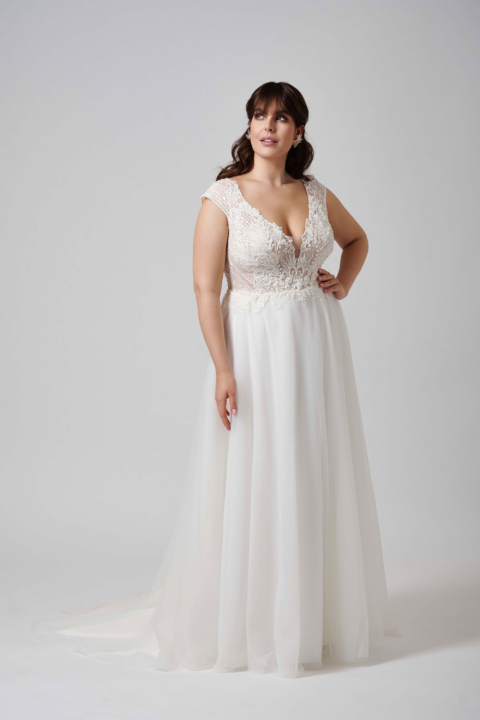 Lovely Plus Size 2024 großen Größen Brautkleid LO 431T 01 Sissi Brautmoden Magdeburg