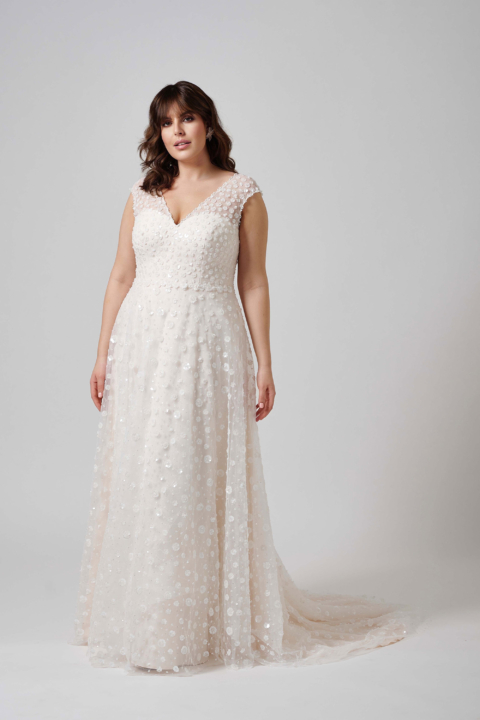 Lovely Plus Size 2024 großen Größen Brautkleid LO 432T 01 Sissi Brautmoden Magdeburg