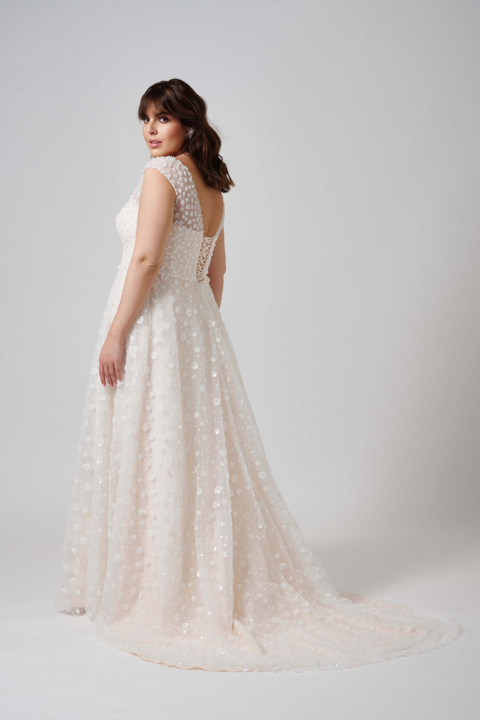 Lovely Plus Size 2024 großen Größen Brautkleid LO 432T 02 Sissi Brautmoden Magdeburg