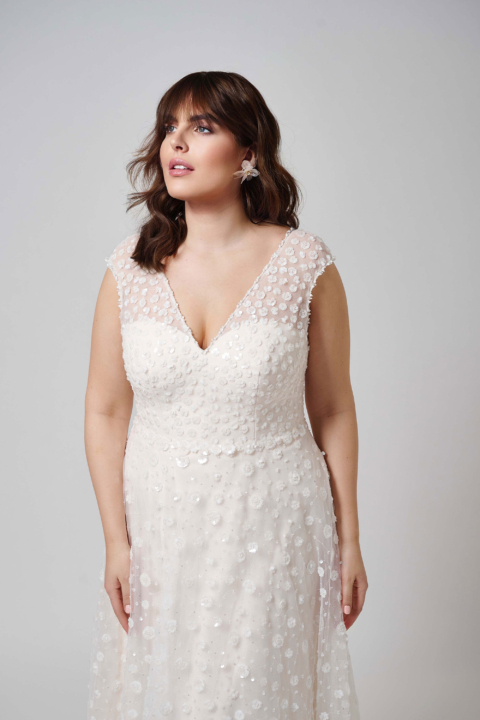 Lovely Plus Size 2024 großen Größen Brautkleid LO 432T 03 Sissi Brautmoden Magdeburg